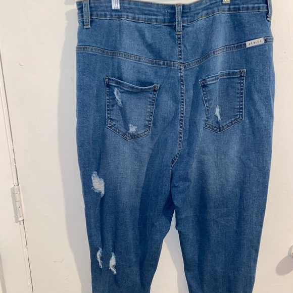 Blue jeans - Picture 3 of 6